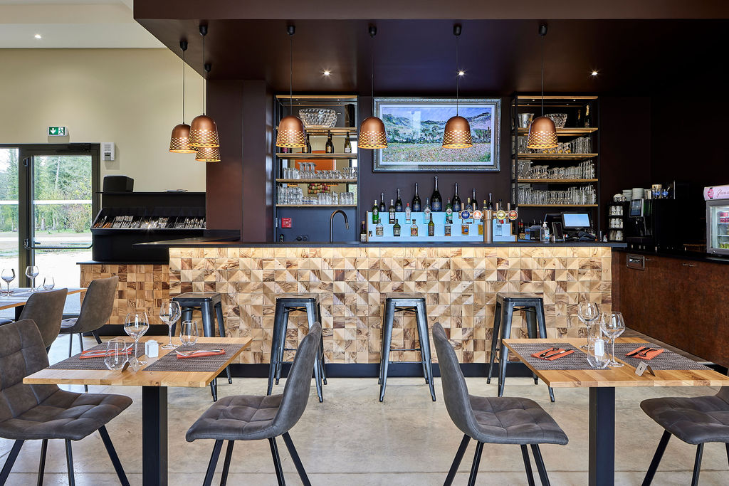 Agencement Orangerie Golf de la Cordelière — Bar & Restaurant — Photo 2