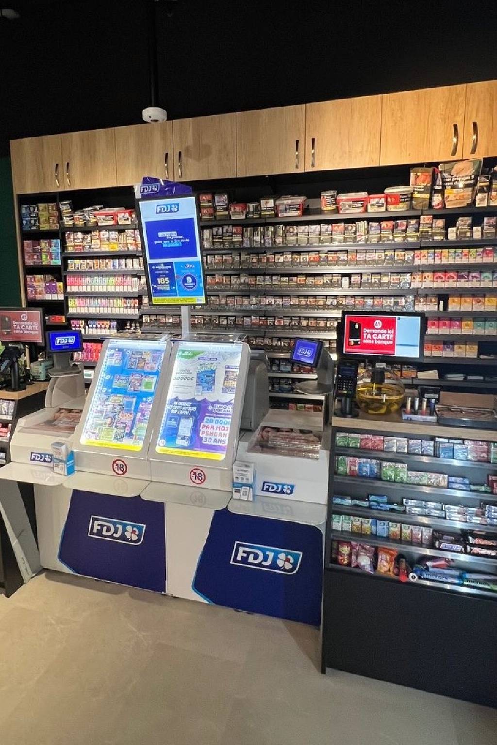 Agencement Tabac Tabagallia — Tabac & Presse — Photo 6 — Montesson