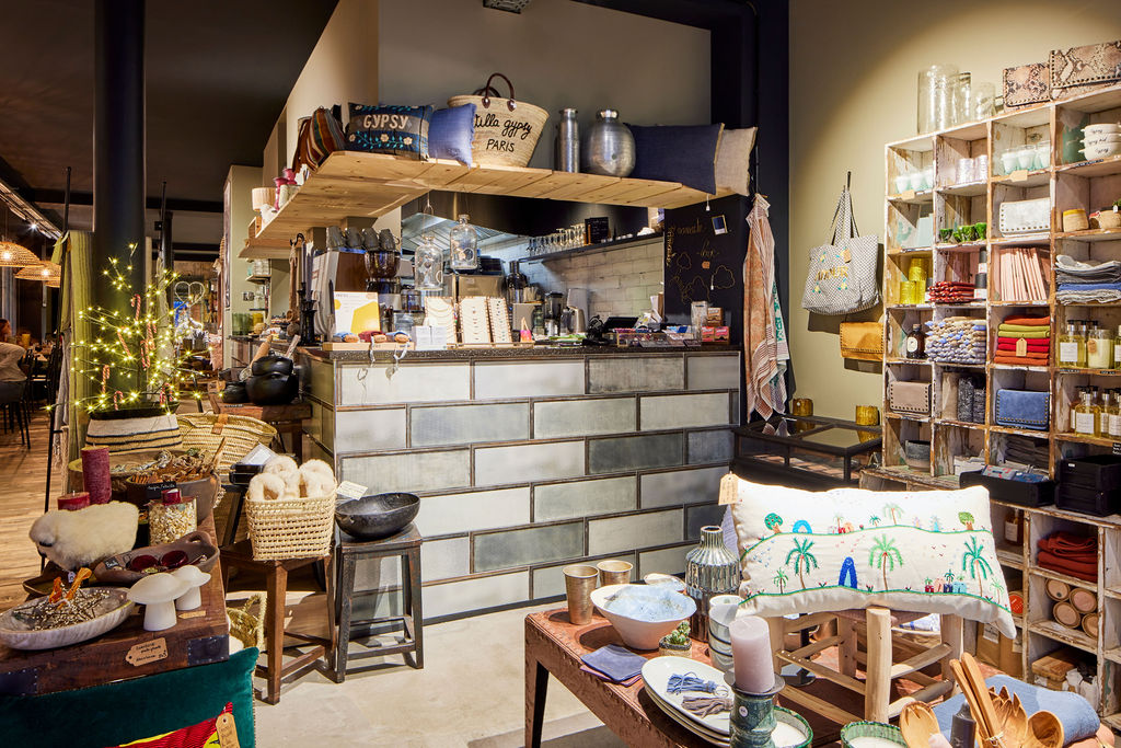 Villa Gipsy — Avant